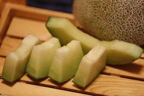 吃瓜看戏的荠菜